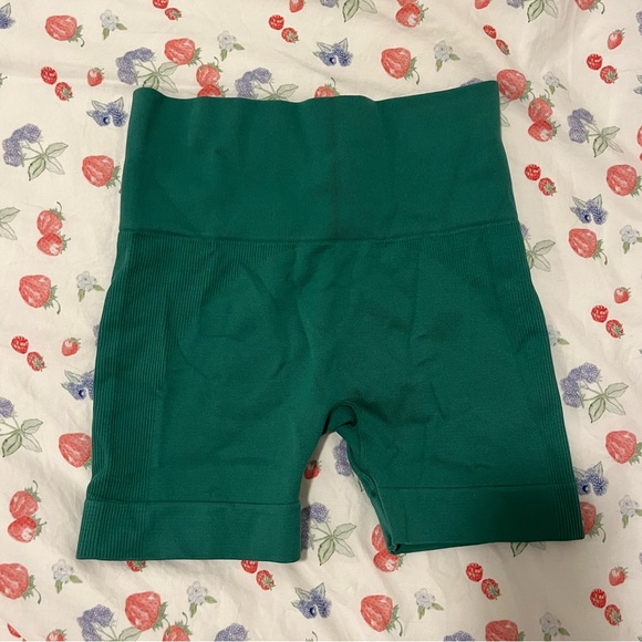 NWT Set Active Sculptflex Bike Short in Groovy - Picture 1 of 2